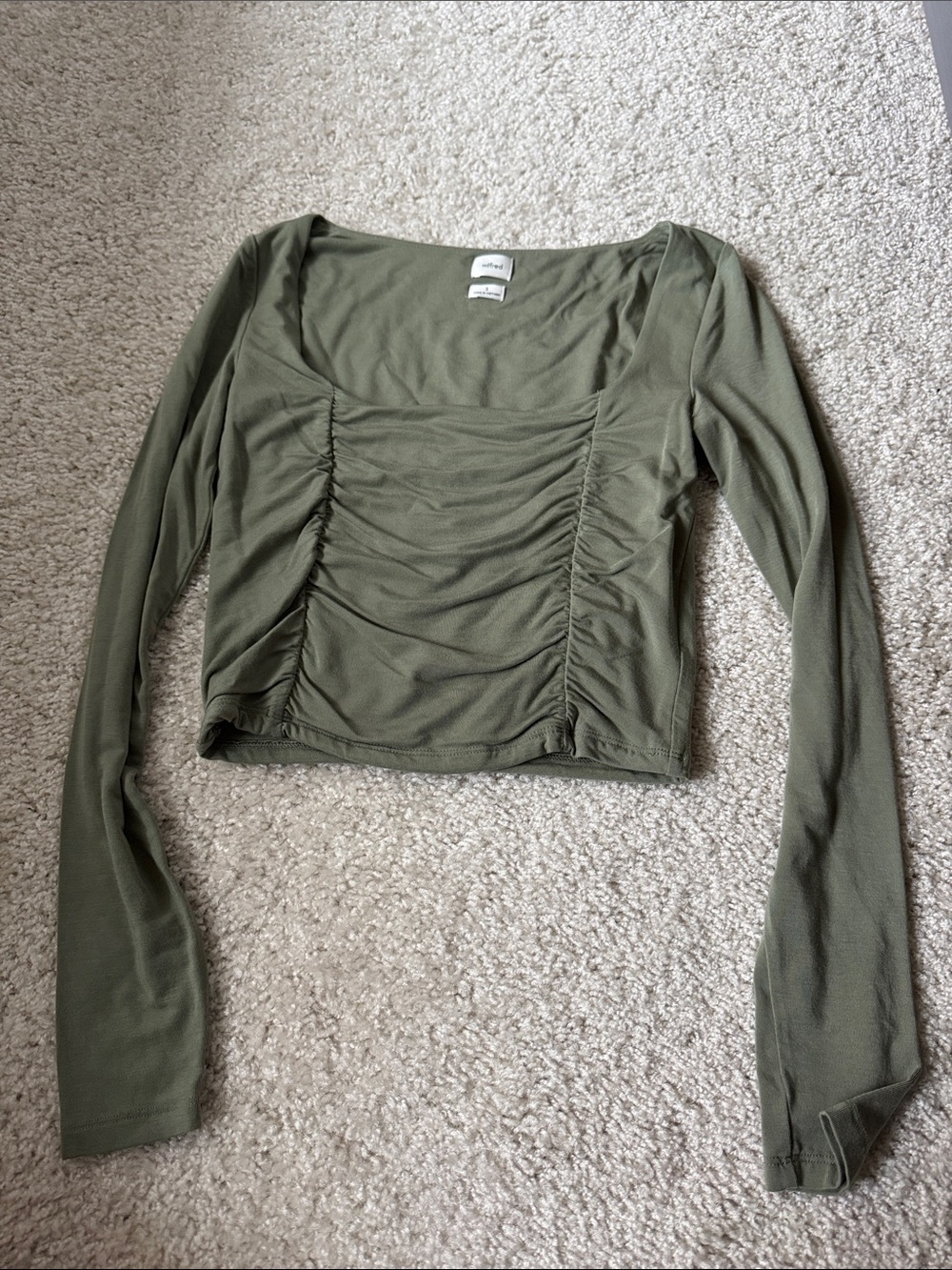 Aritzia Wilfred Green Long-Sleeve Ruched Square-Neck Top
